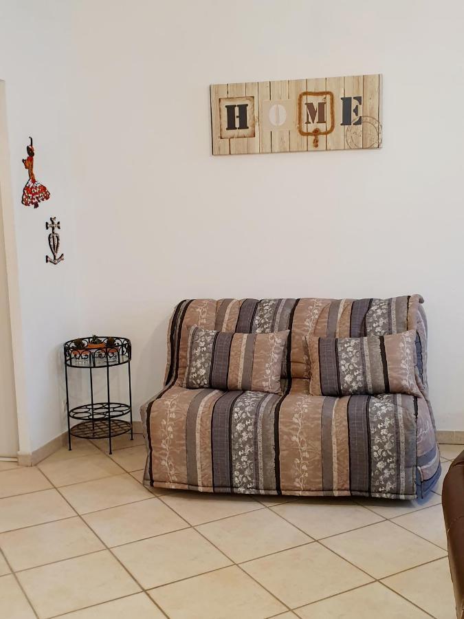 Entre Arenes Et Maison Carree Holiday home Nimes